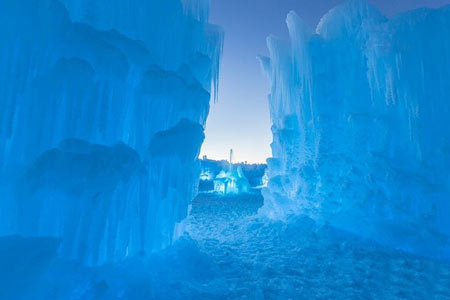 پارک یخی زمستانی در کانادا، یخچالی به وسعت چند زمین فوتبال